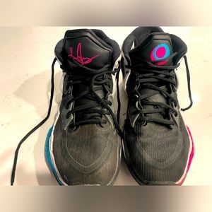 Kyrie Irving men’s basketball shoes